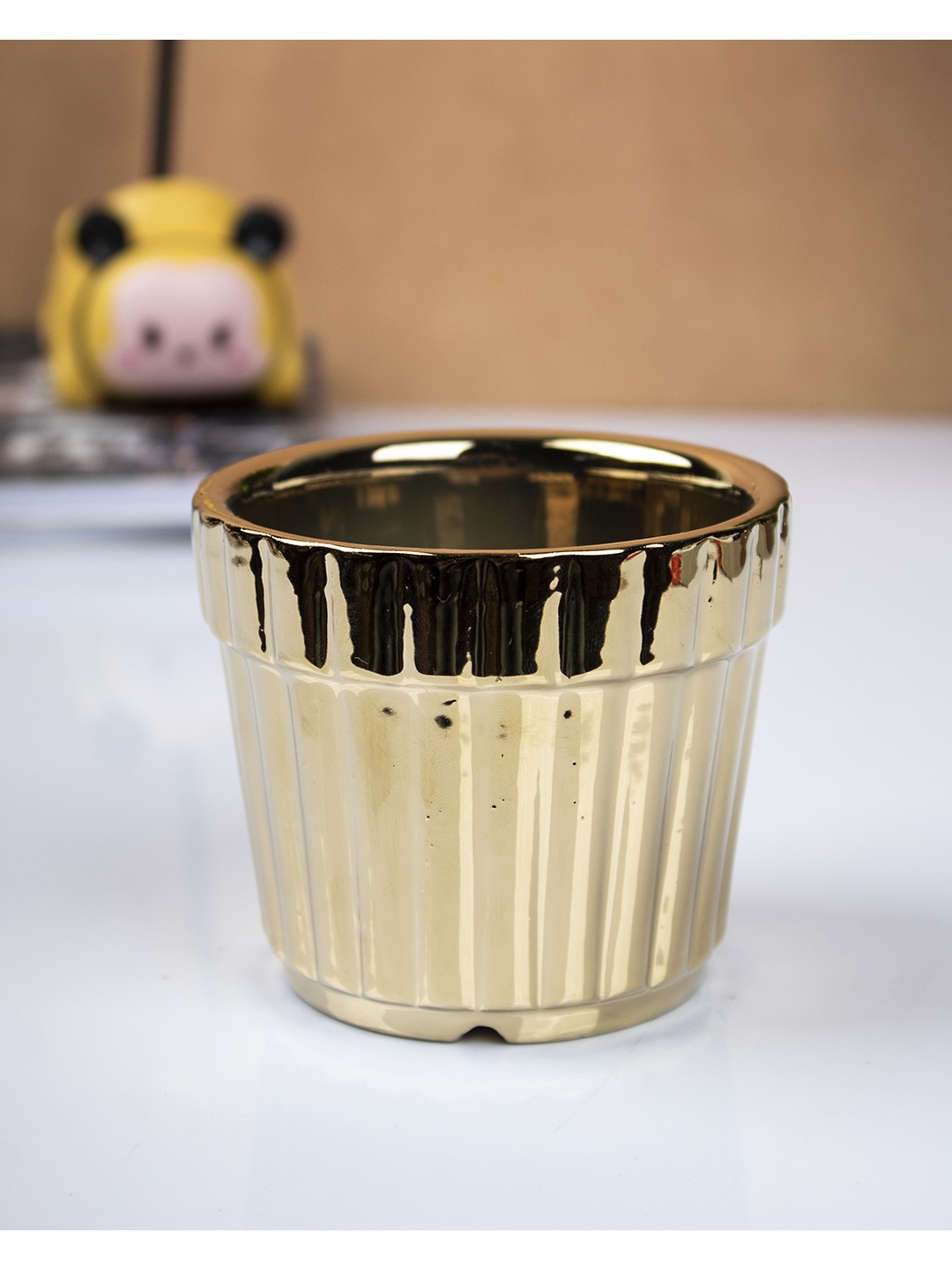 

MARKET99 Golden Table Planter, Gold