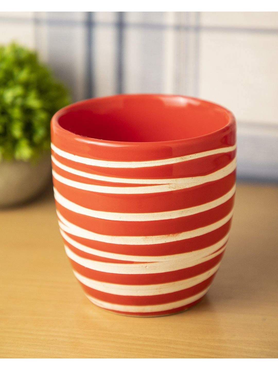 

MARKET99 Off-White & Green Printed Planter, Red