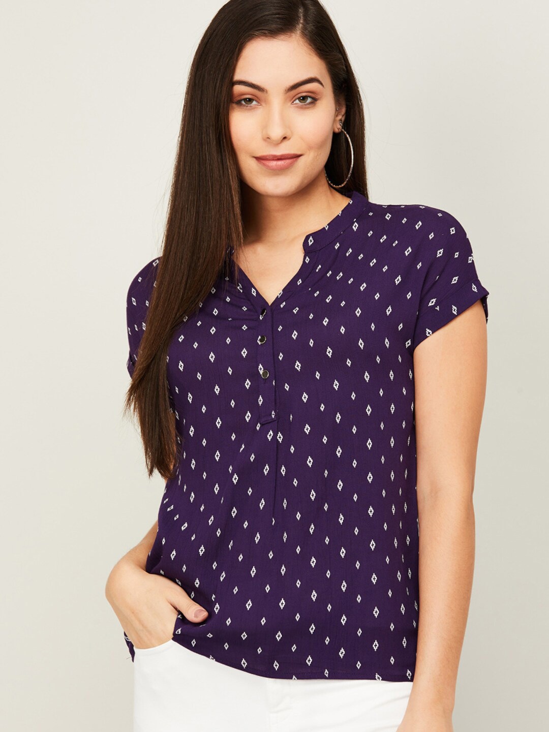 

Fame Forever by Lifestyle Purple Geometric Print Mandarin Collar Top