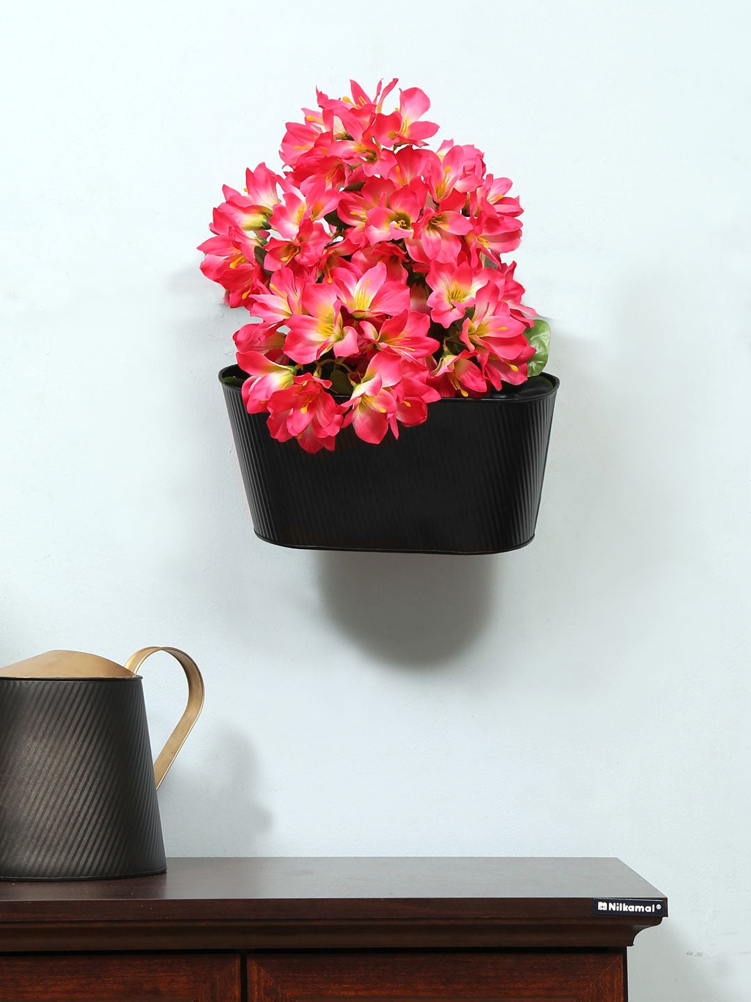 

Athome by Nilkamal Gold-Toned & Black Solid Metal Planters