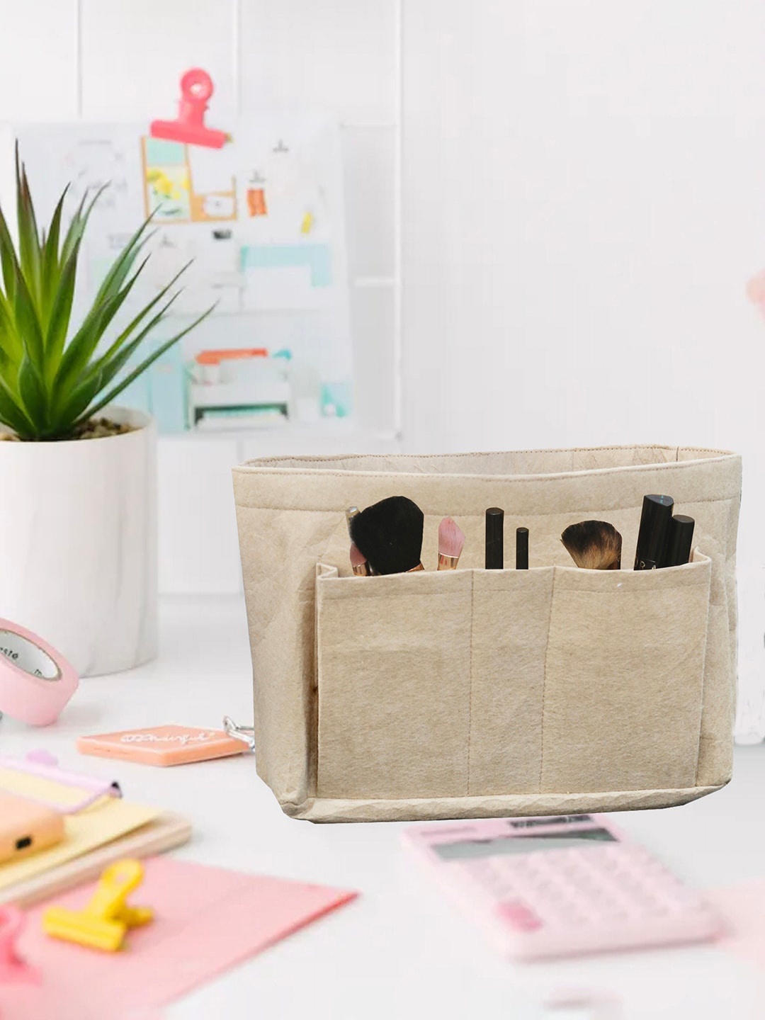 

MARKET99 Beige Felt Underpurse Organiser