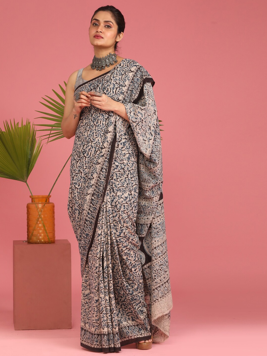 

Indethnic White & Black Kalamkari Pure Cotton Block Print Saree