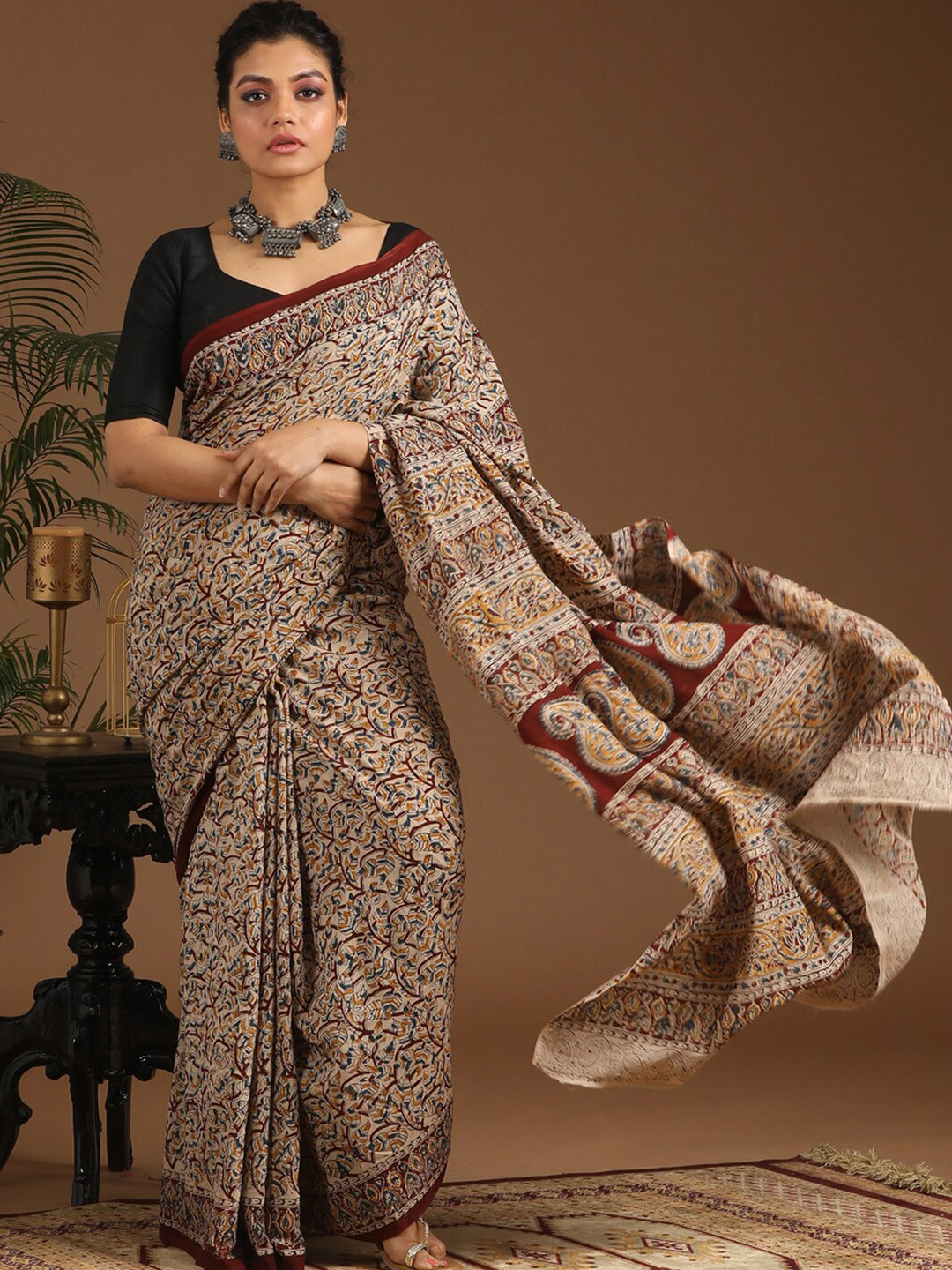 

Indethnic Multicoloured & Beige Kalamkari Pure Cotton Block Print Saree, Multi