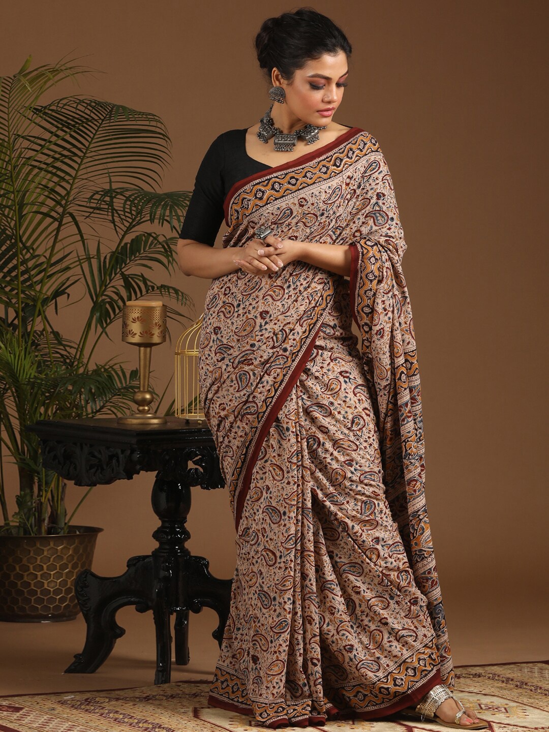 

Indethnic Red & Black Kalamkari Pure Cotton Block Print Saree