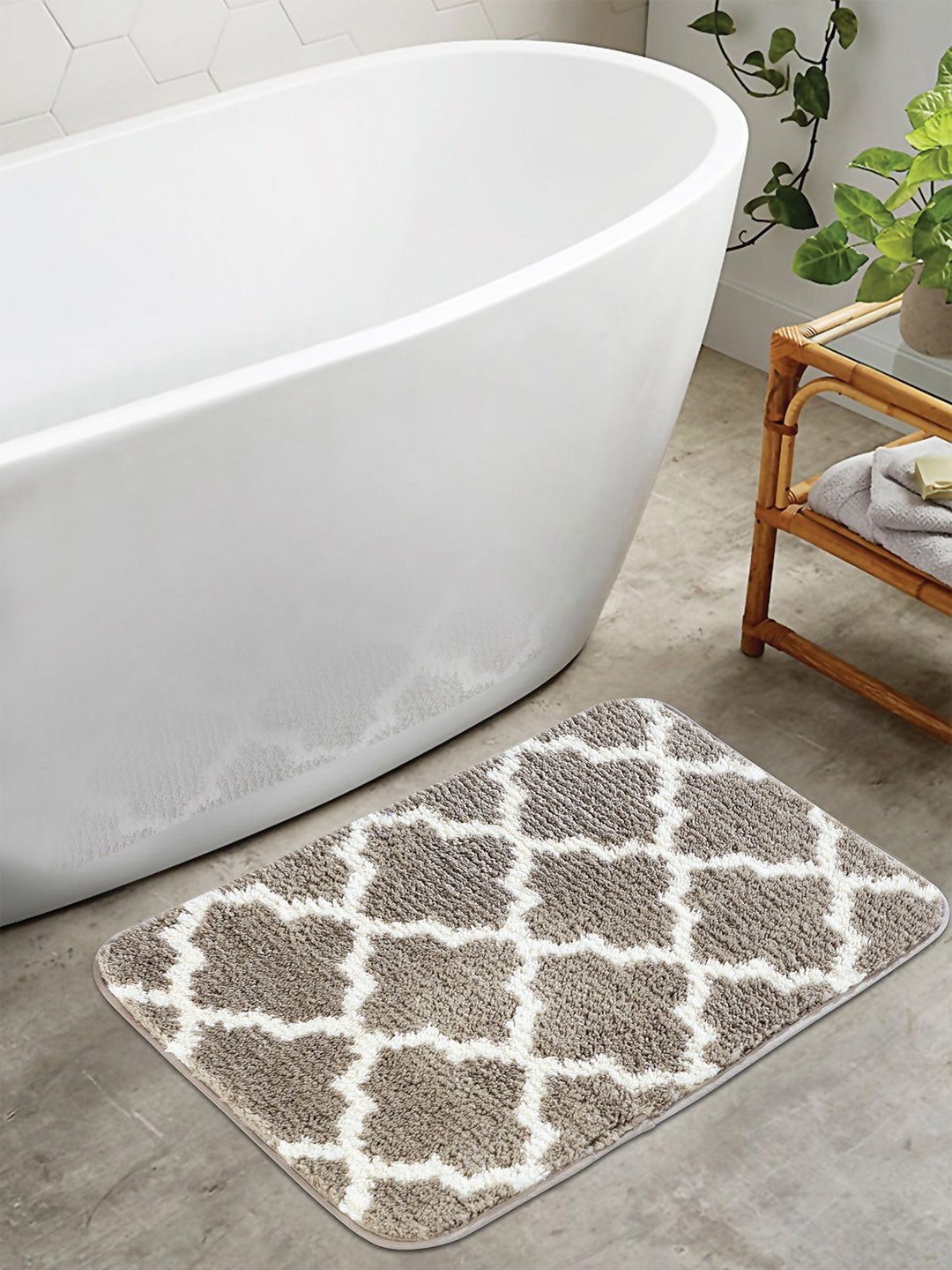 

OBSESSIONS Beige & White 1400 GSM Anti-Skid Bath Rug