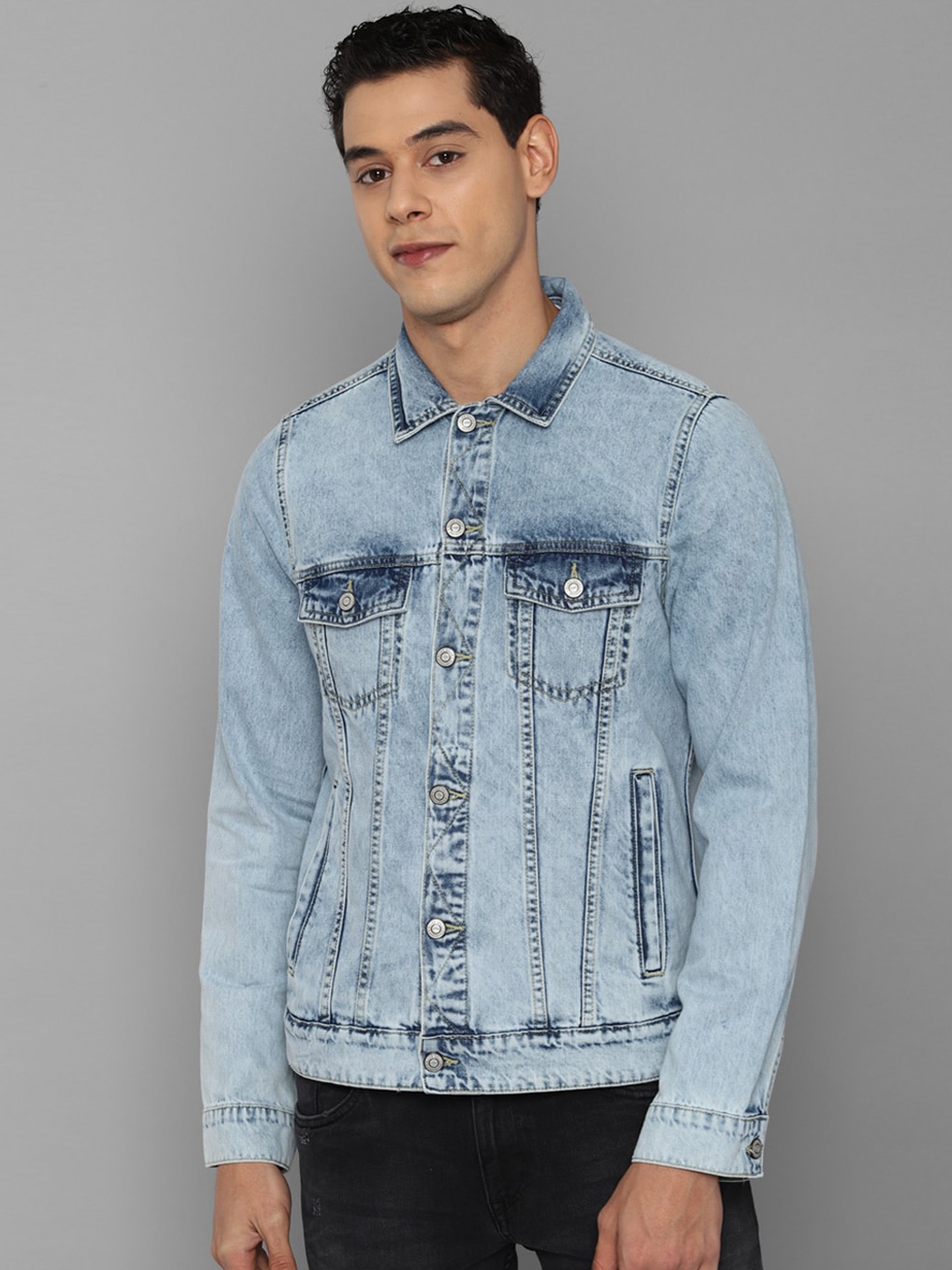 

Allen Solly Sport Men Blue Washed Checked Denim Jacket with Patchwork