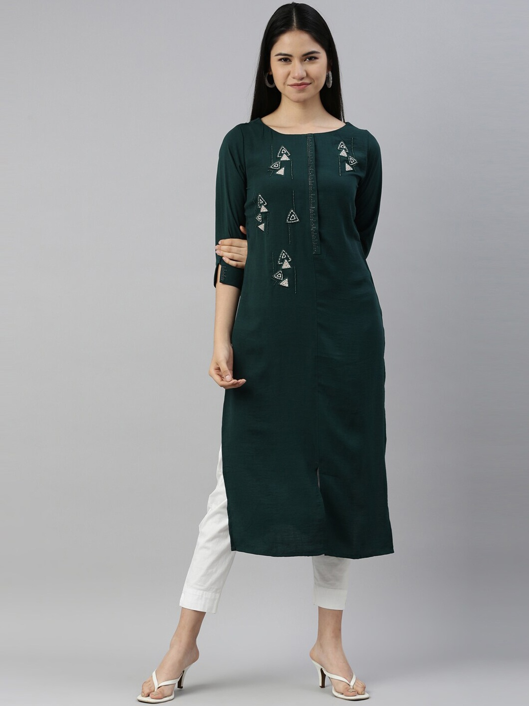 

Neerus Women Green Embroidered Thread Work Crepe Kurta