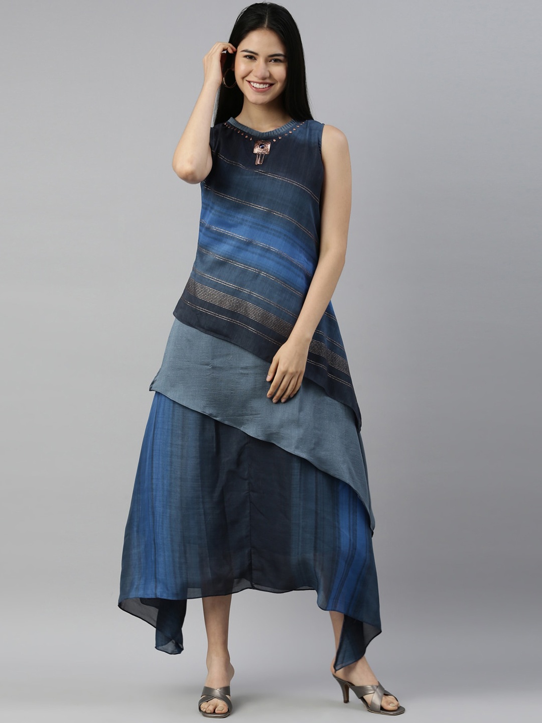 

Neerus Women Blue Printed Keyhole Neck Kurta