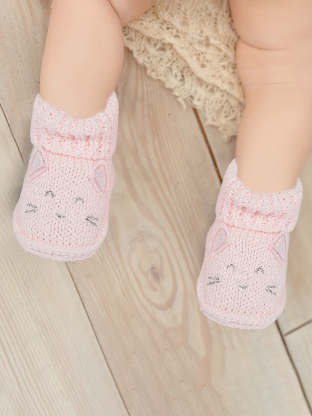 

Baby Moo Infants Girls Pink & Grey Blushing Kitty Newborn Crochet Socks Booties