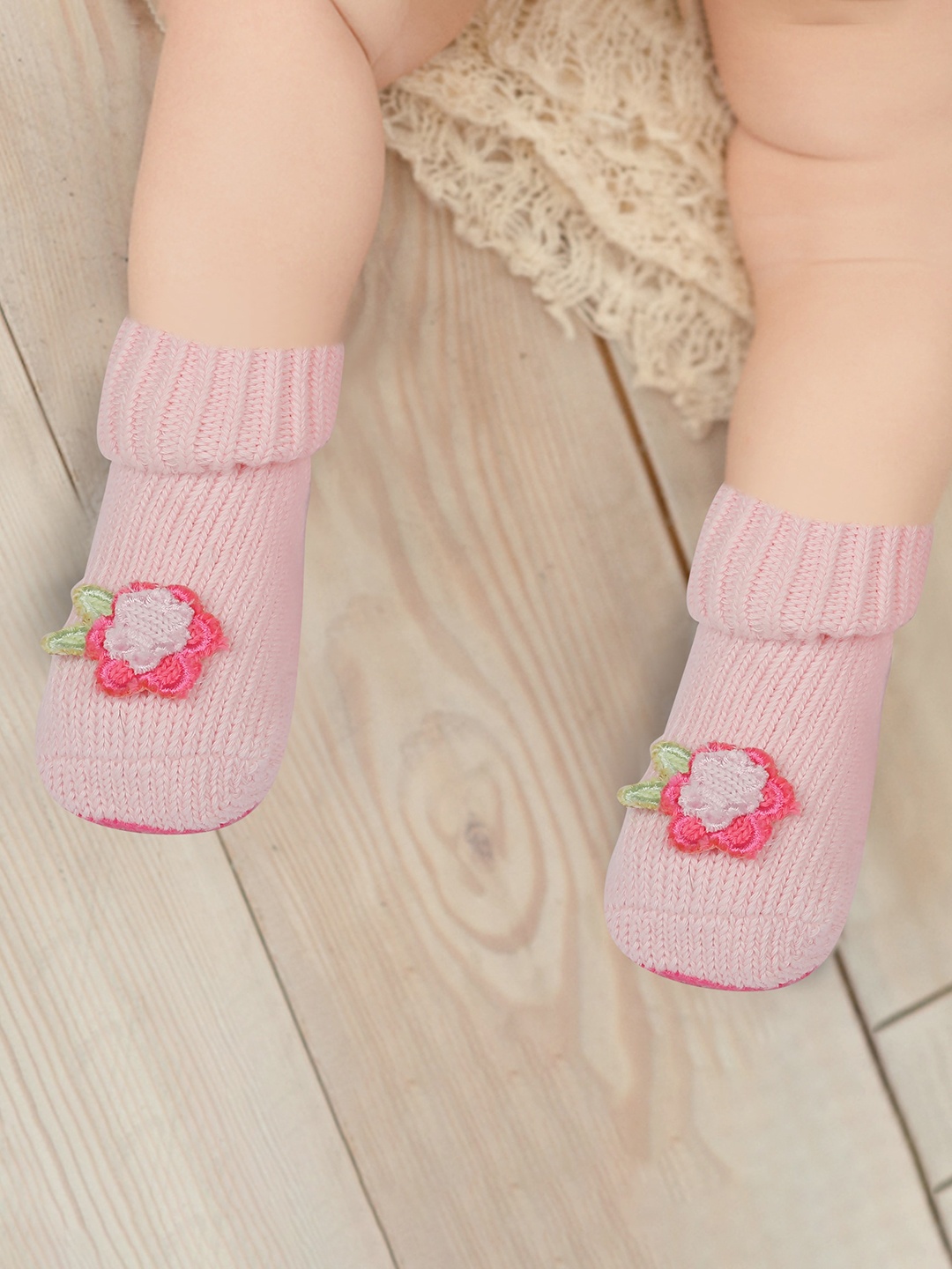 

Baby Moo Girls Pink Appliqued & Knitted Organic Cotton Booties