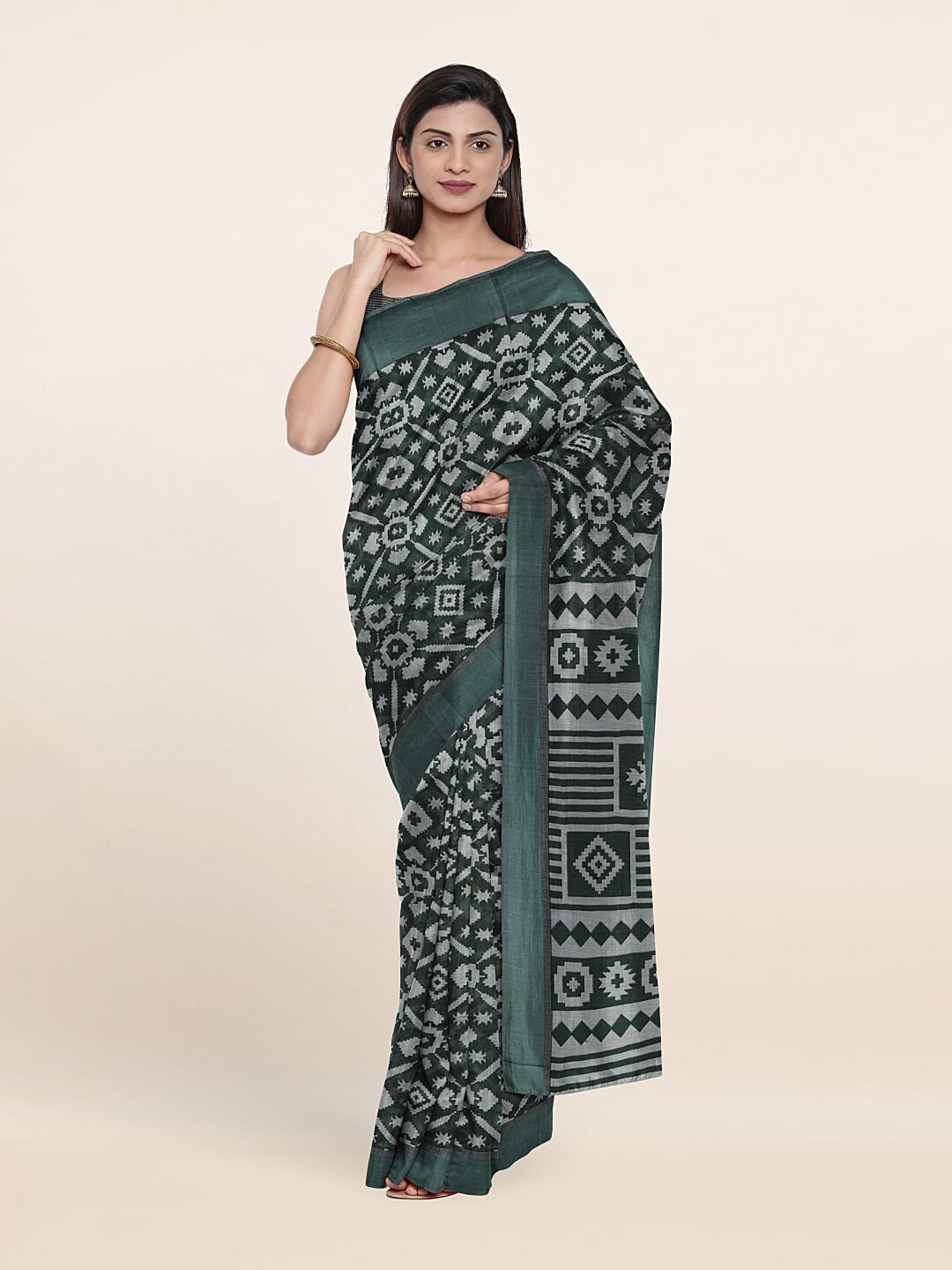 

Pothys Green & White Floral Pure Linen Saree