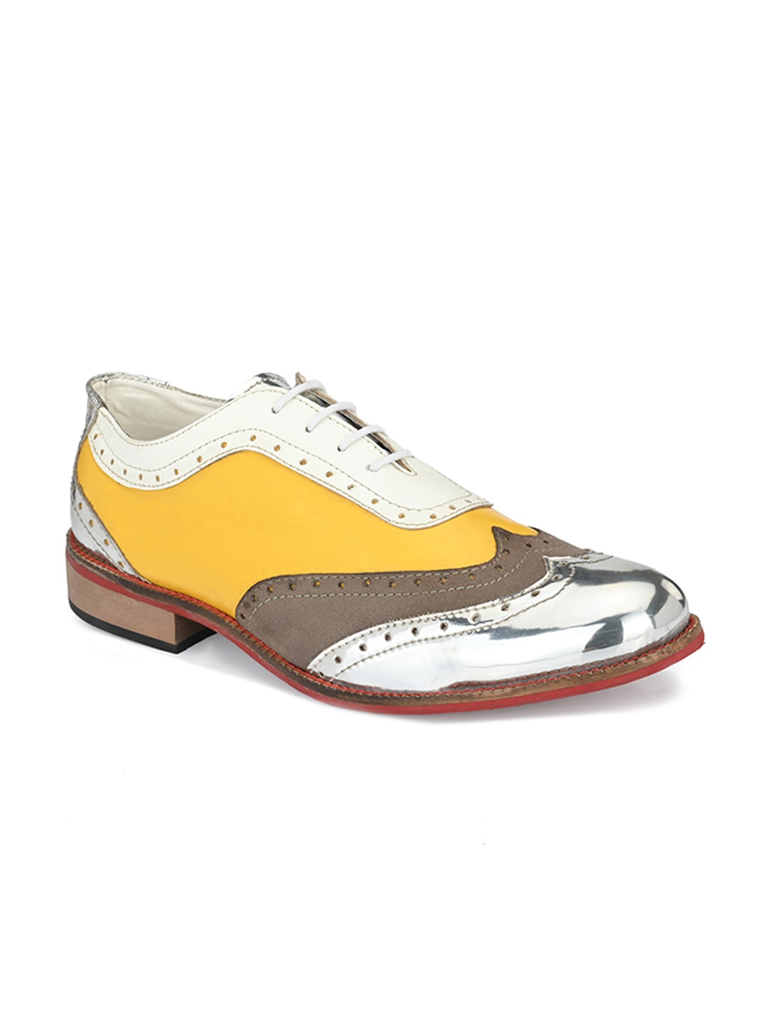 

KLEAT Men Yellow Colourblocked Brogues