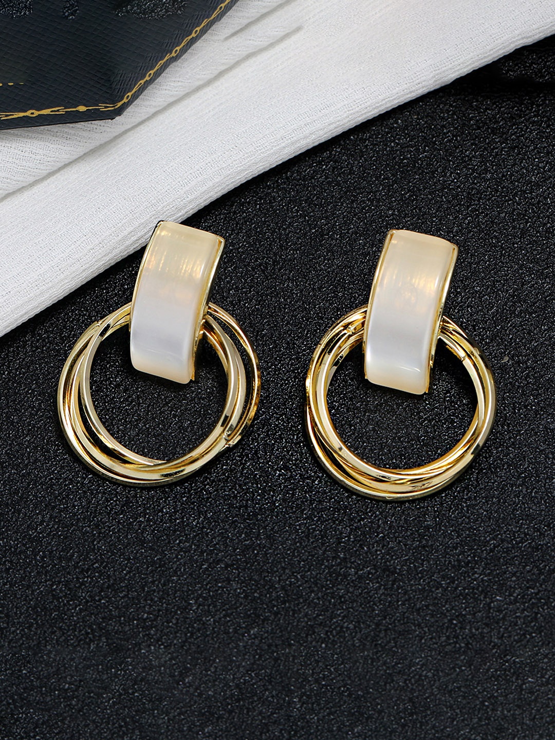 

Unwind by Yellow Chimes Gold-Toned Contemporary Studs Earrings