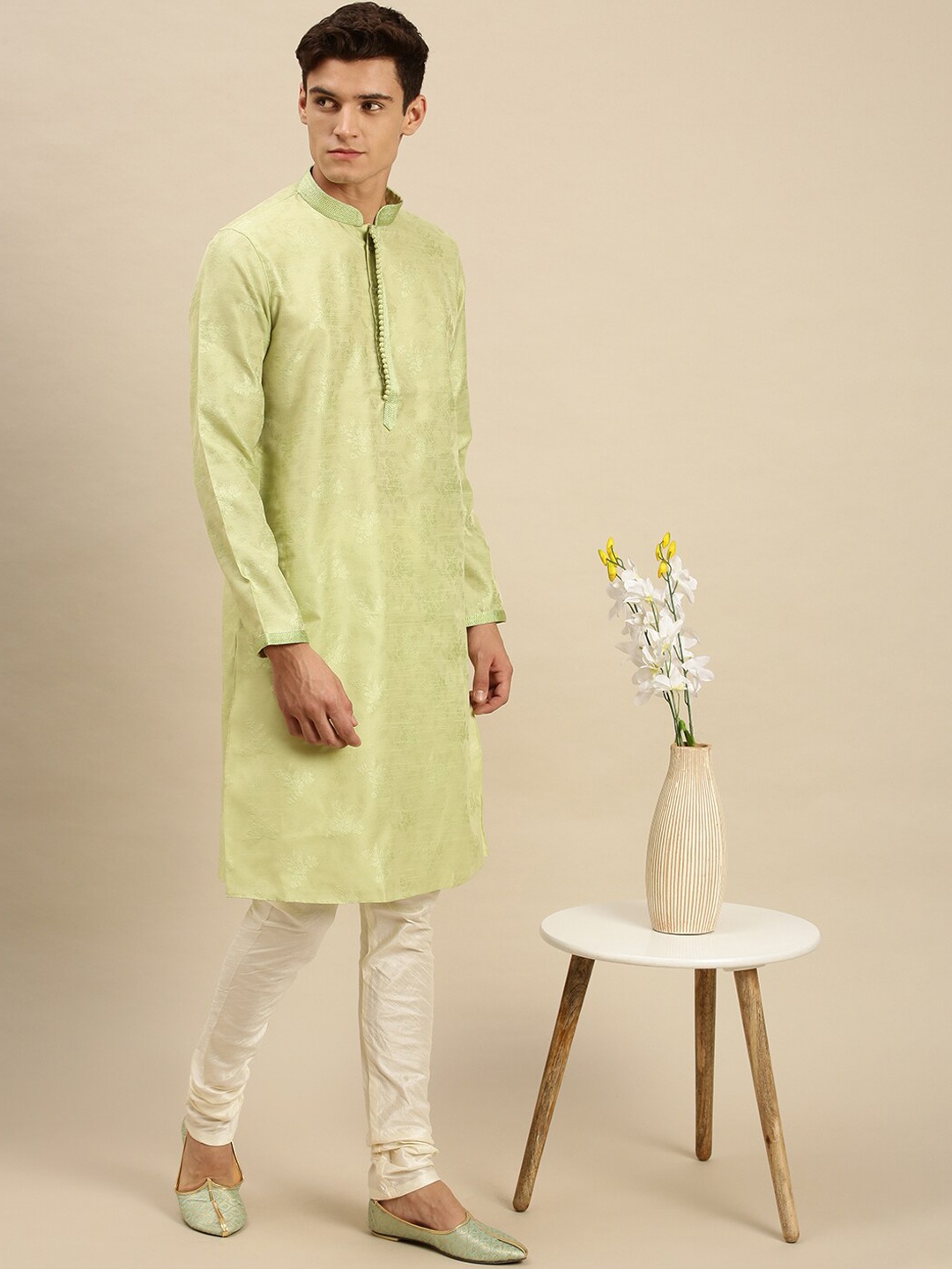 

Sanwara Men Green & garden glade Thread Work Pastels Jacquard Kurta