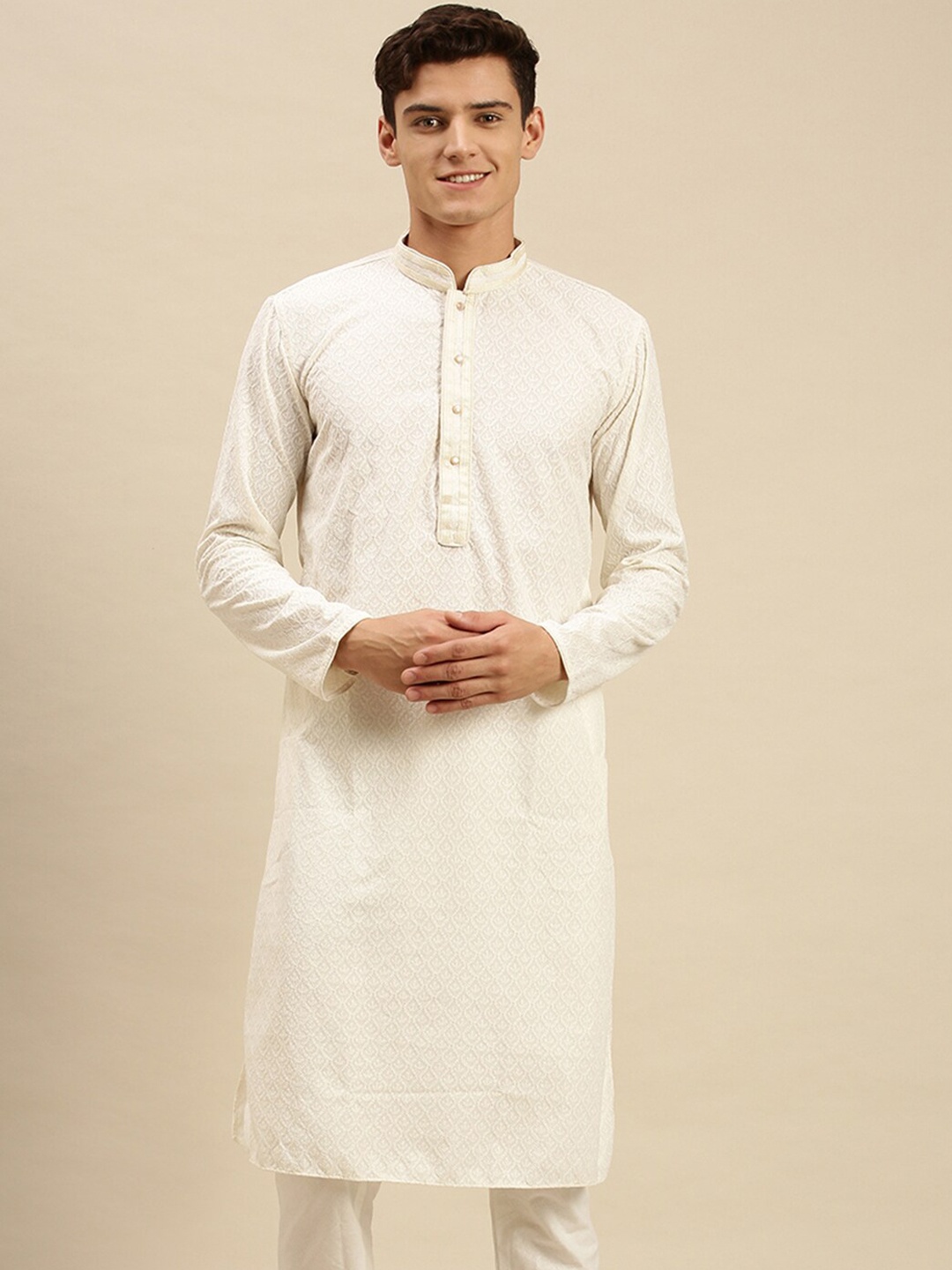 

Sanwara Men Off White Thread Work Pastels Kurta