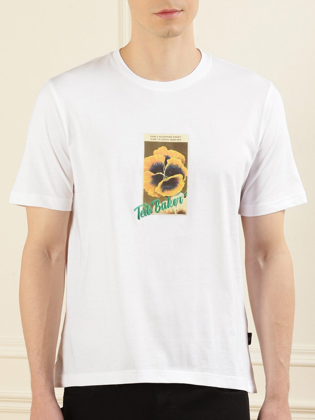

Ted Baker Men White & petal pink Printed V-Neck Applique Outdoor T-shirt