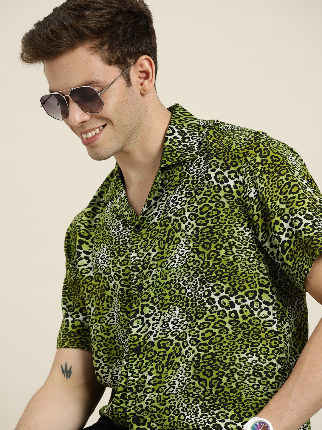 

Hancock Men Green & Black Leopard Printed Relaxed Fit Casual Shirt