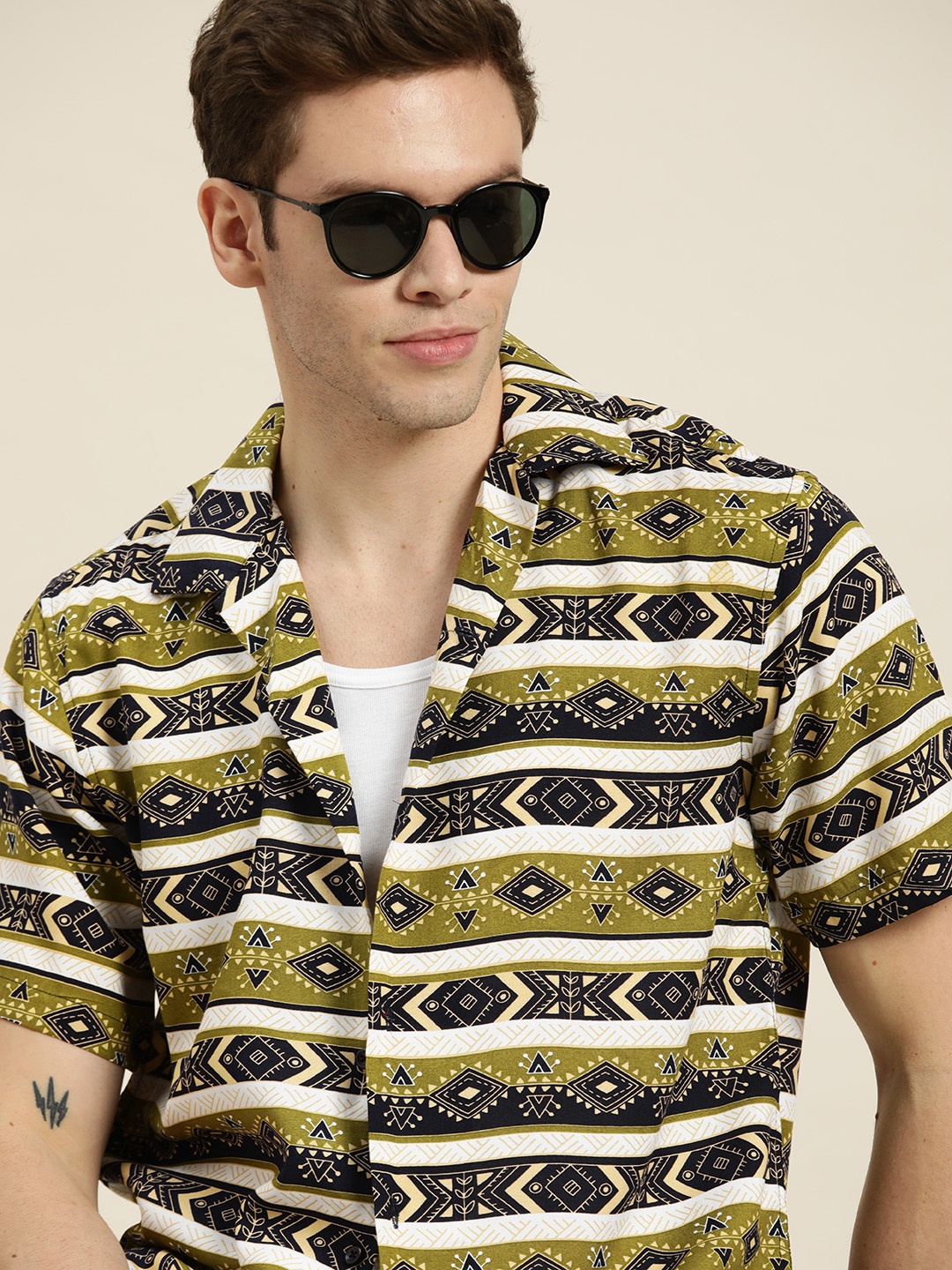 

Hancock Men Green & Navy Blue Aztec Printed Relaxed Fit Casual Shirt