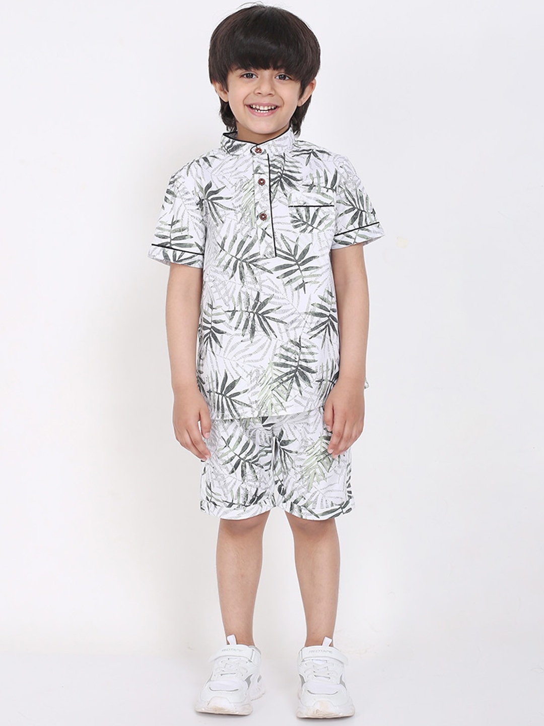 

Biglilpeople Boys White Printed Cotton Blend Clothing set