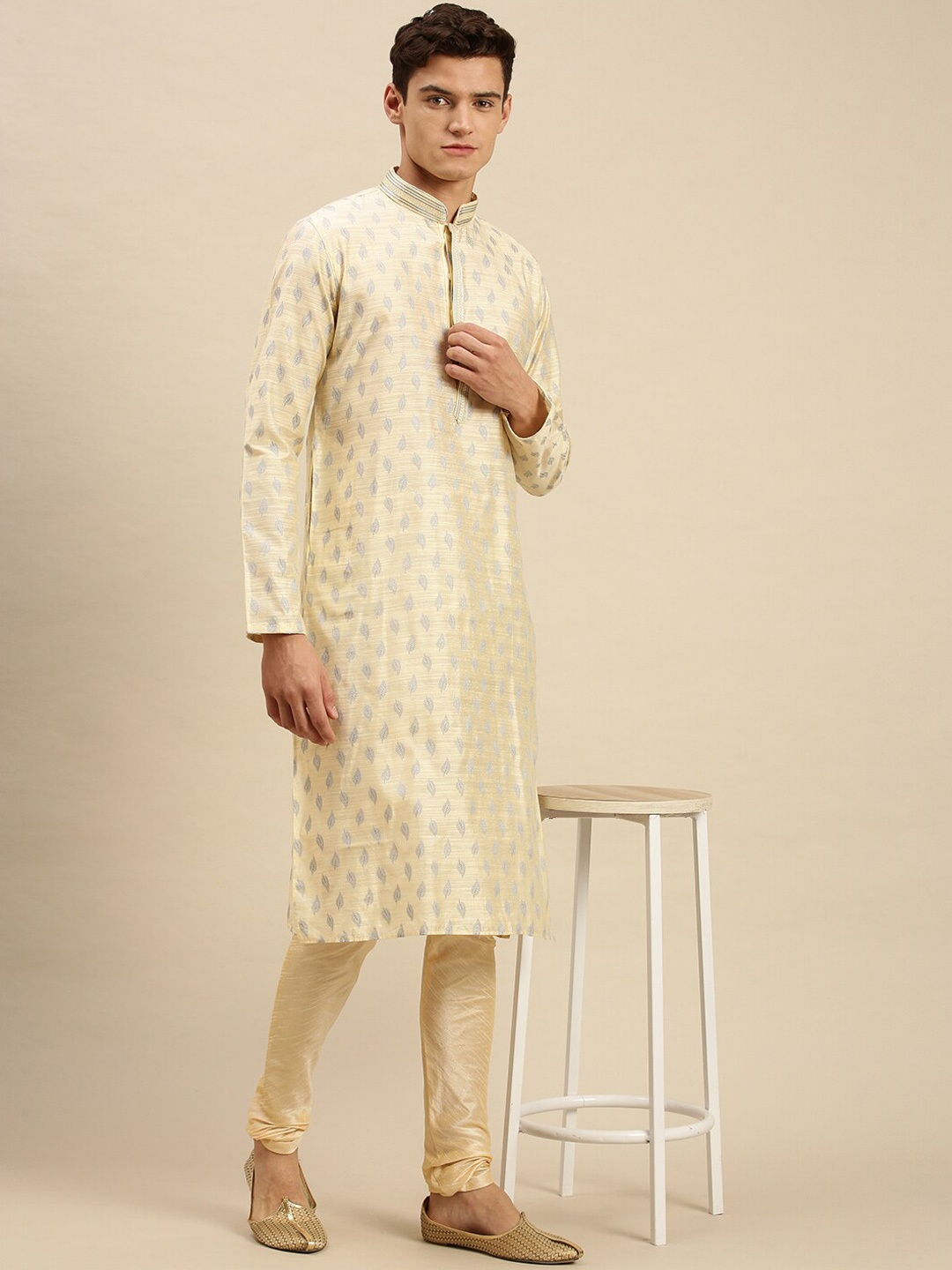 

Sanwara Men Cream-Coloured Kurti with Churidar