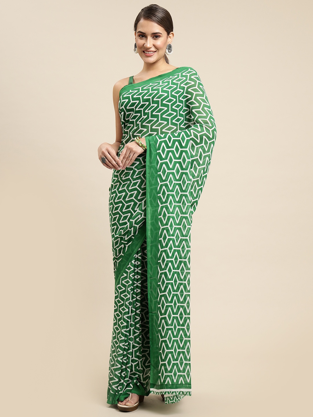 

KALINI Women Green & White Geometric Print Saree