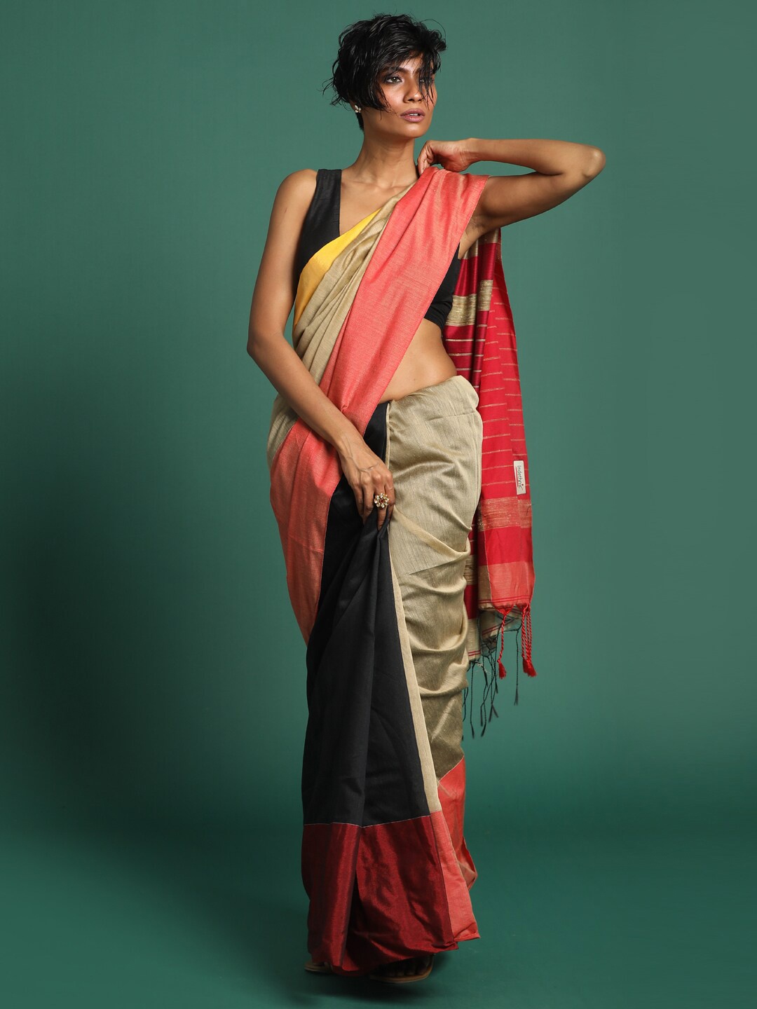 

Saranee Black & Red Colourblocked Half and Half Jamdani Saree