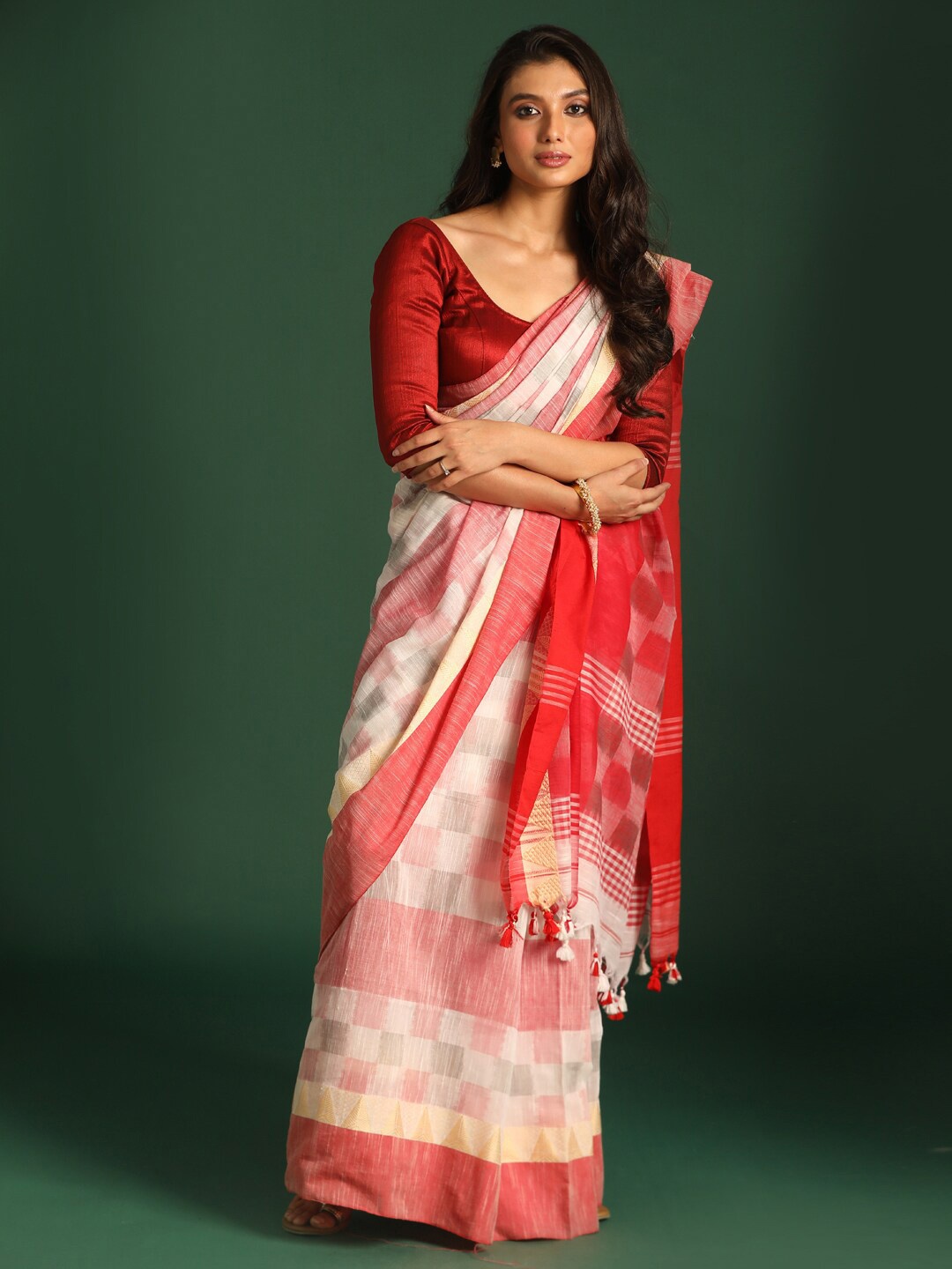 

Saranee Red & White Checked Pure Cotton Jamdani Saree