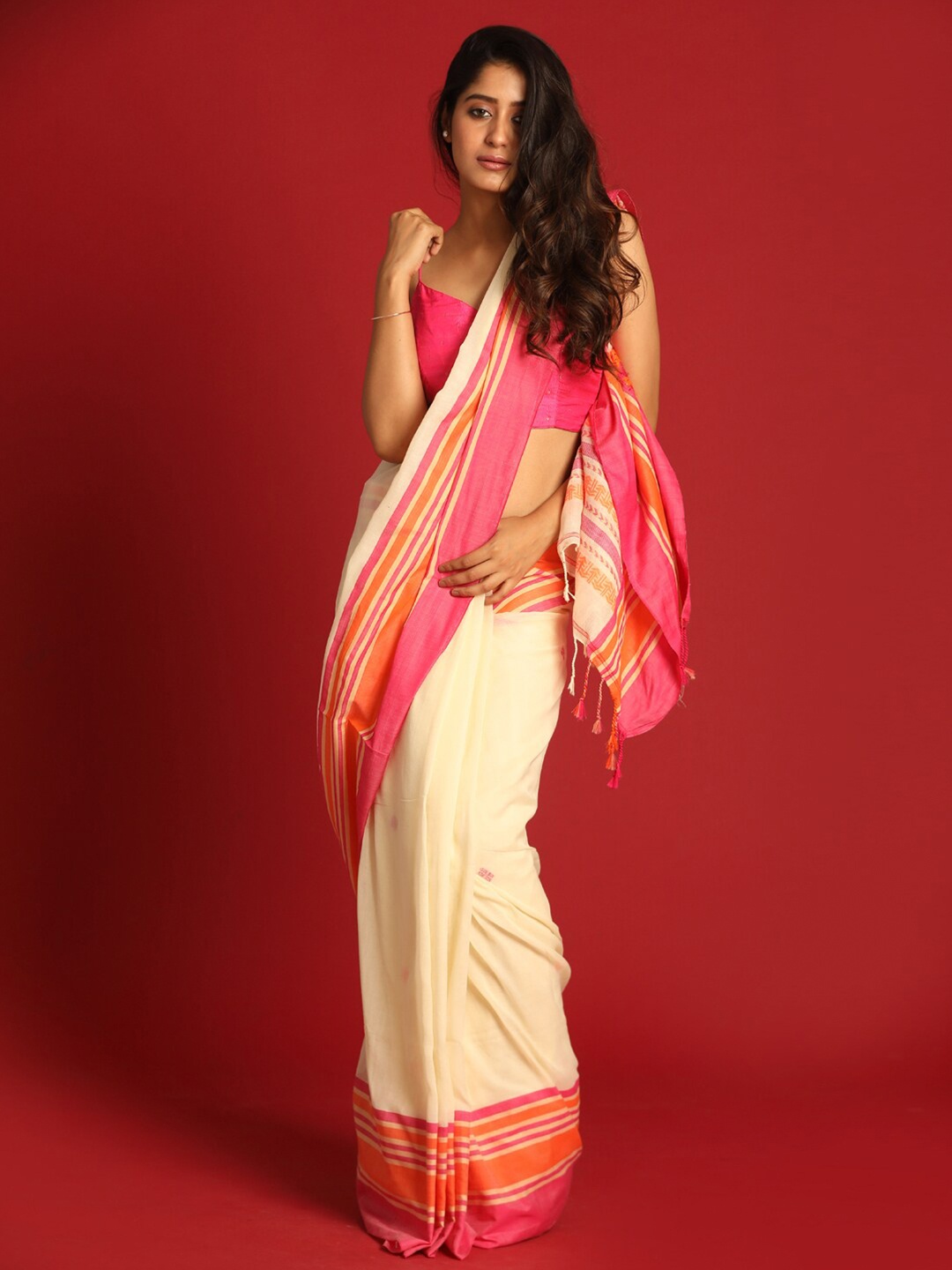 

Indethnic Beige & Pink Ethnic Motifs Pure Cotton Jamdani Saree
