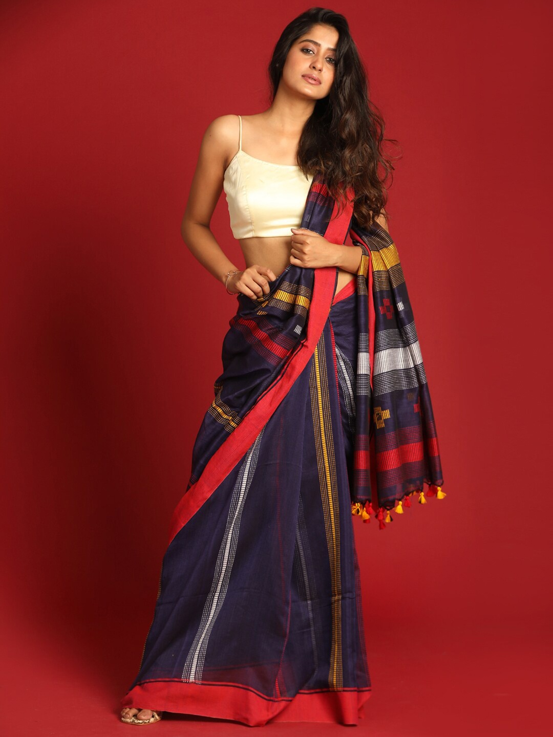 

Indethnic Navy Blue & Red Striped Zari Pure Cotton Jamdani Saree