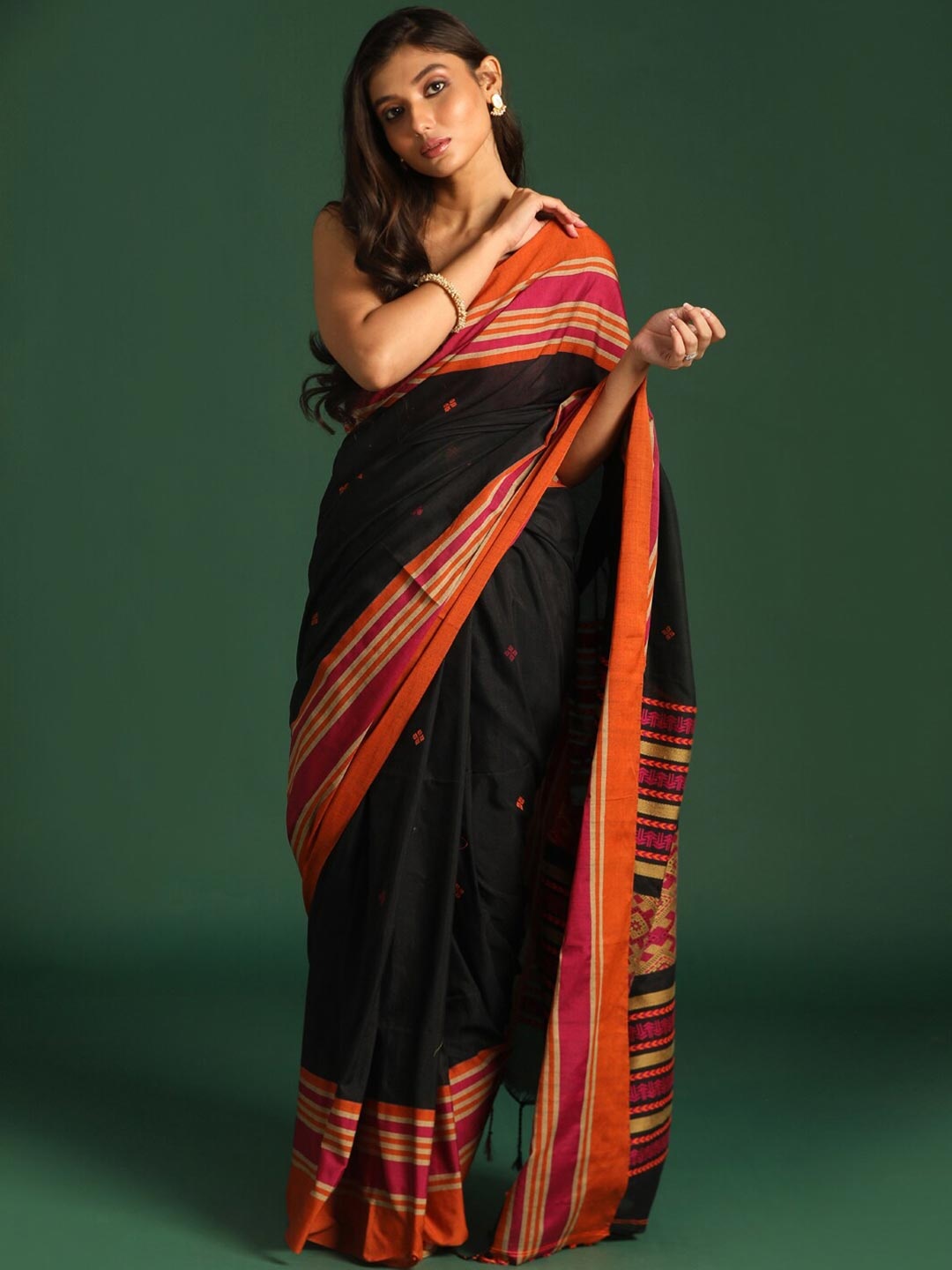 

Indethnic Black & Magenta Striped Zari Pure Cotton Jamdani Saree