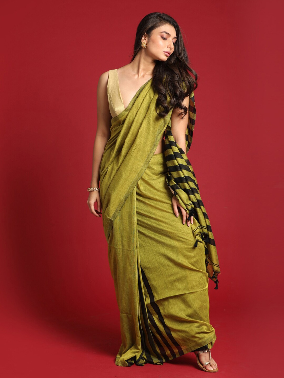 

Indethnic Green & Black Half and Half Jamdani Saree