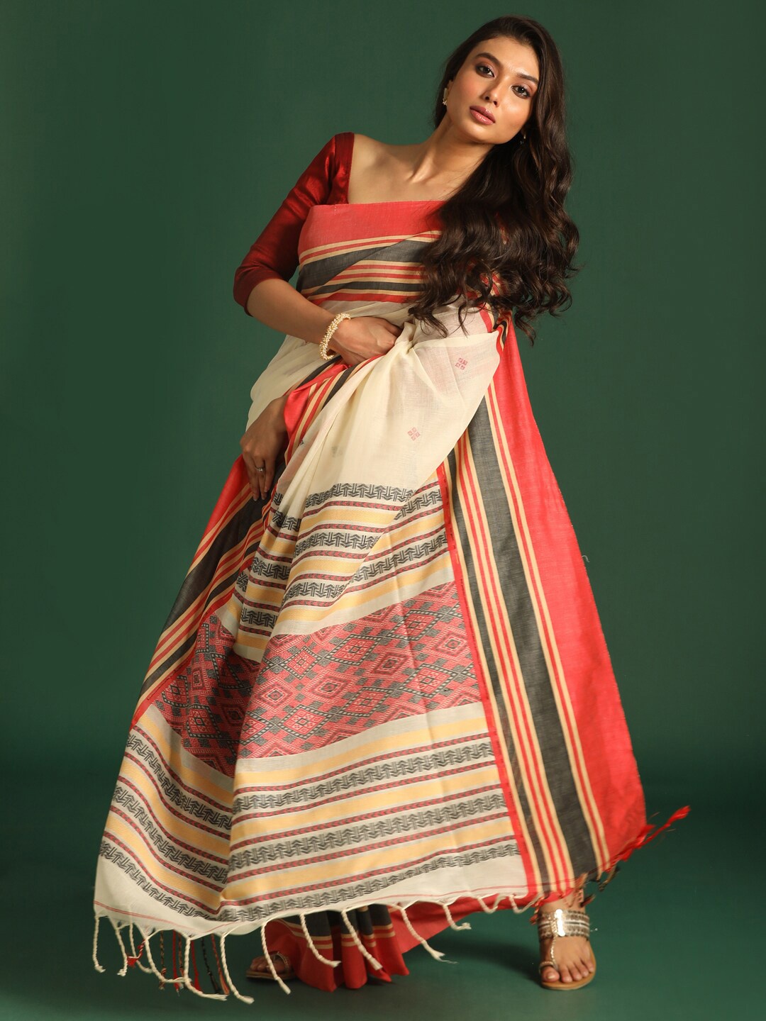 

Indethnic White & Red Woven Design Pure Cotton Jamdani Saree