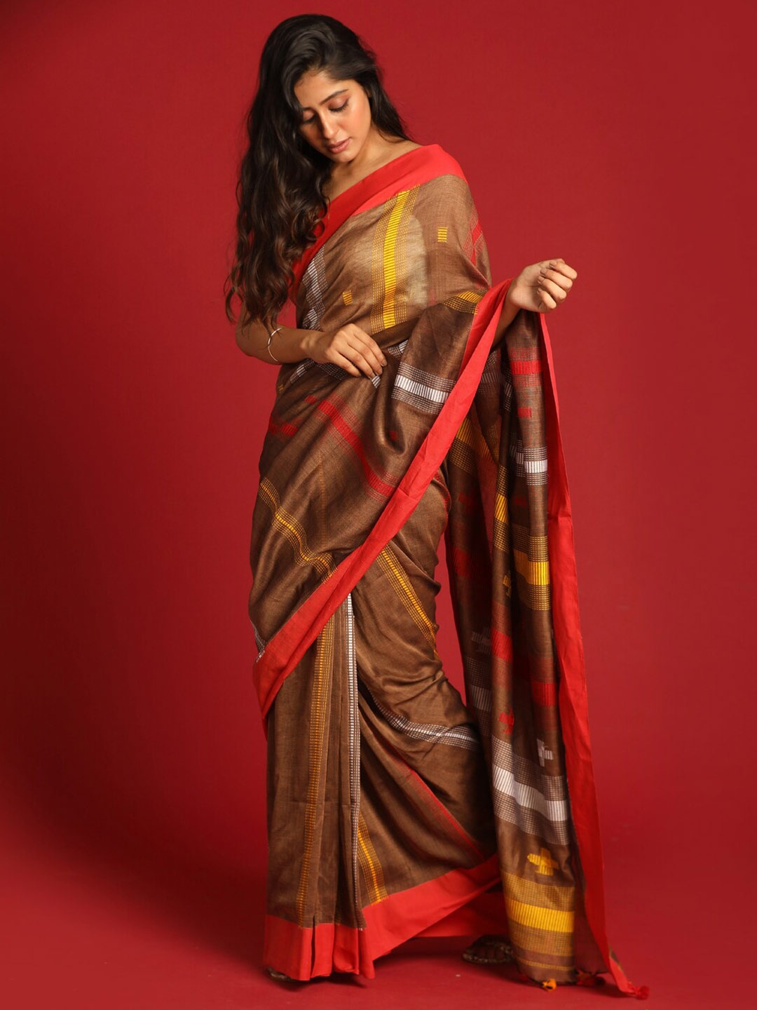 

Indethnic Brown & Red Woven Design Pure Cotton Jamdani Saree