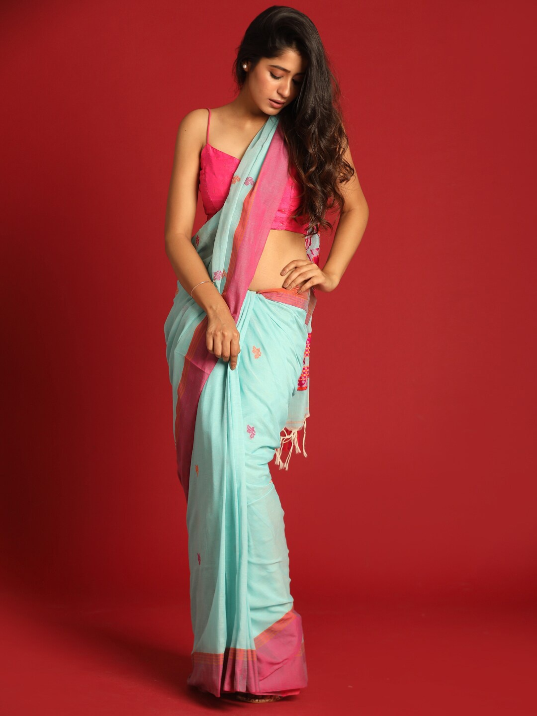 

Indethnic Blue & Pink Woven Design Pure Cotton Jamdani Saree