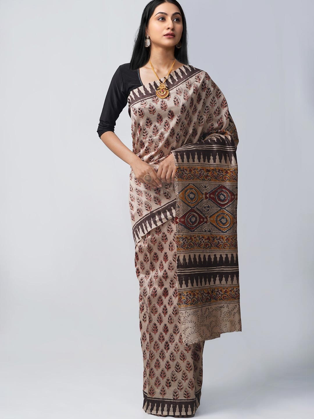 

Unnati Silks Cream-Coloured & Brown Batik Silk Cotton Chanderi Saree