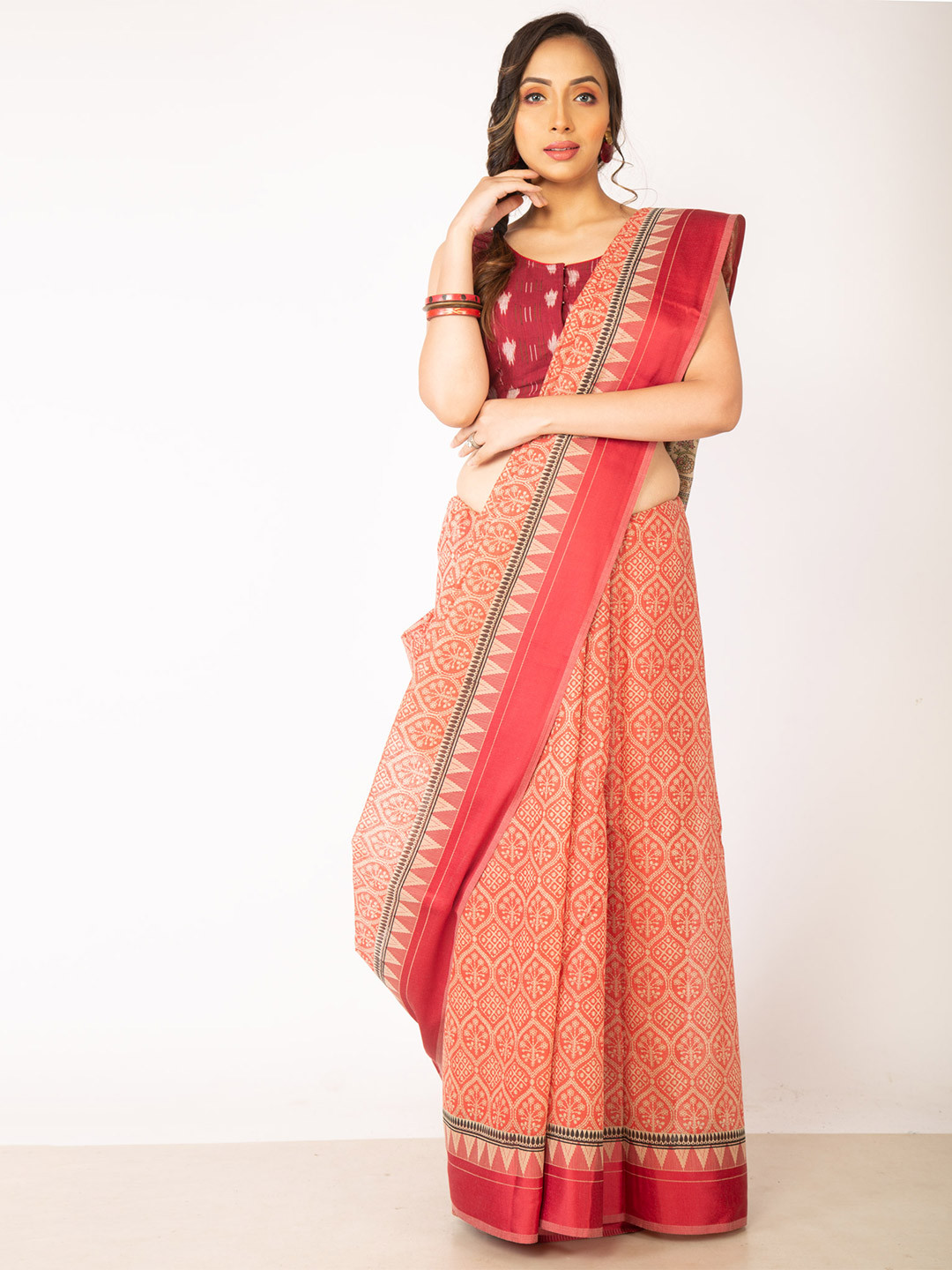 

Unnati Silks Red & Green Ethnic Motifs Silk Cotton Chanderi Saree