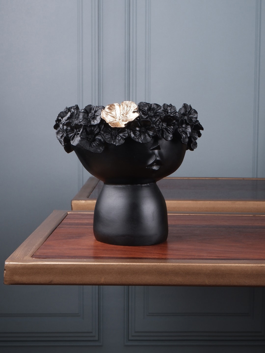 THE WHITE INK DECOR Black Vase Showpieces