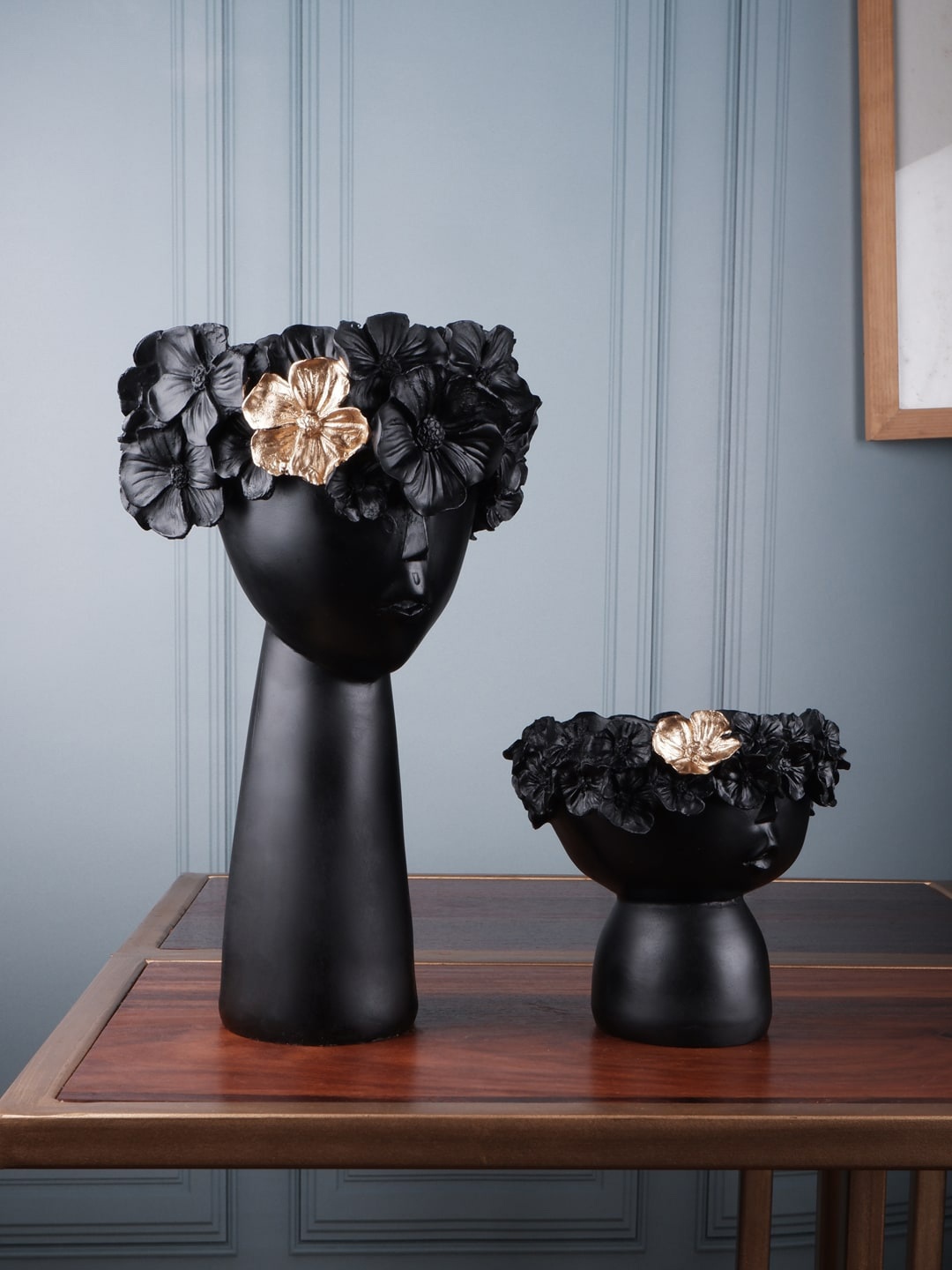 THE WHITE INK DECOR Set Of 2 Black Textured Dcor Vase Showpiece
