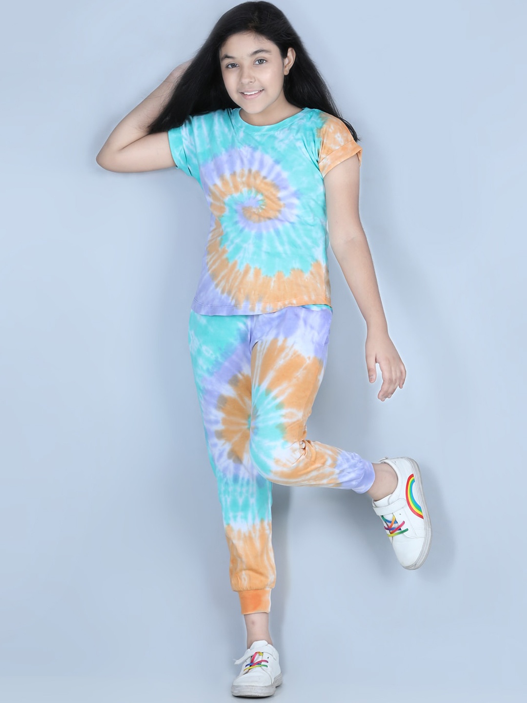 

StyleStone Girls Blue Tie & Dye Printed Tracksuits