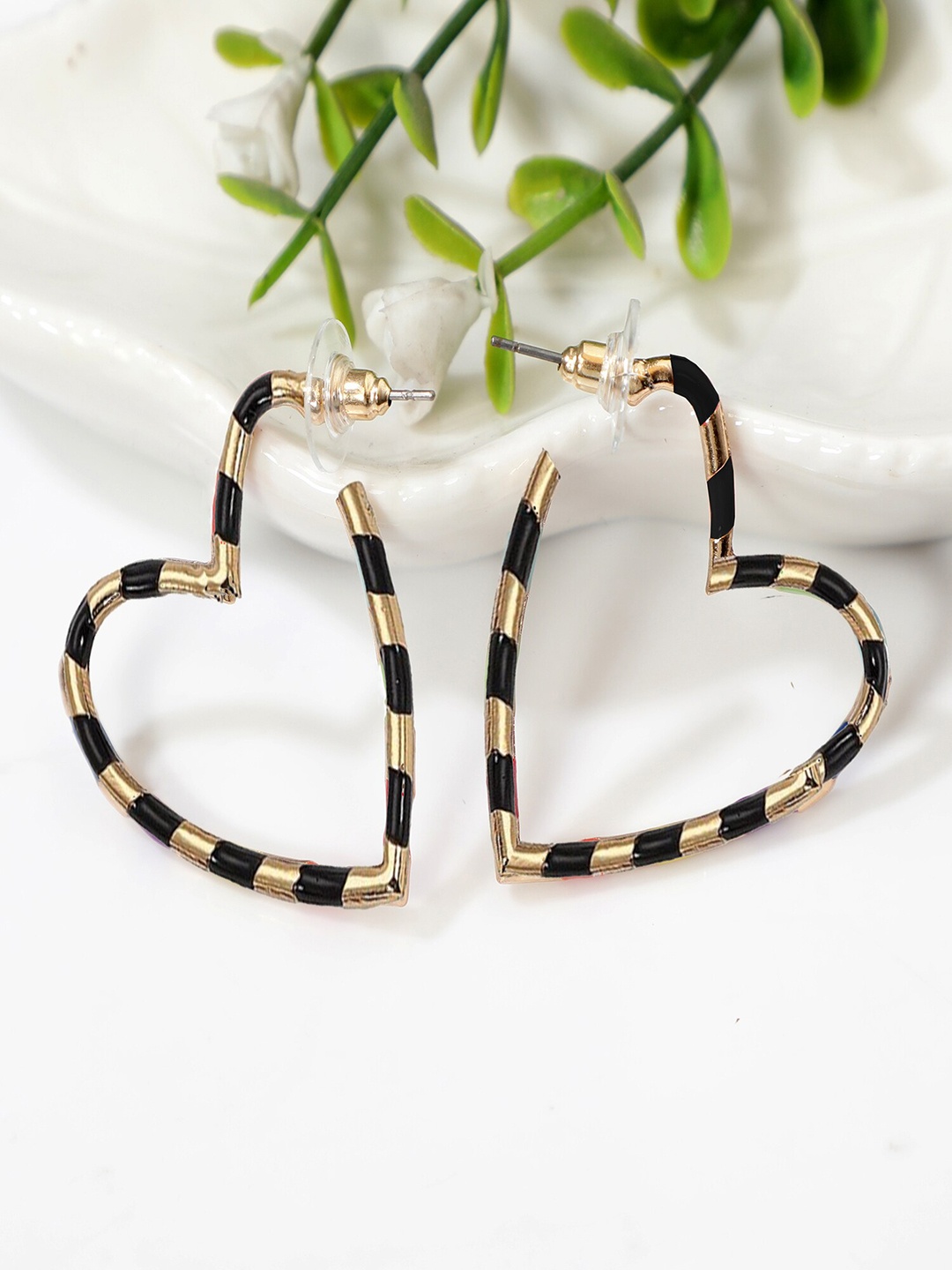 

AQUASTREET Black & Gold Heart Hoop Earrings