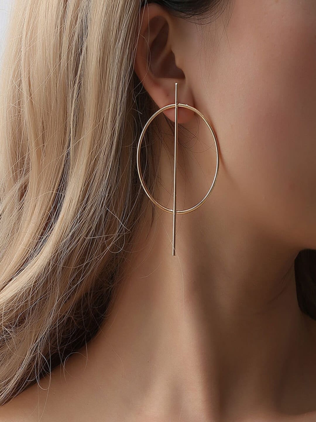 

AQUASTREET Women Gold-Toned Oversized Circle and Bar Hoop Earrings