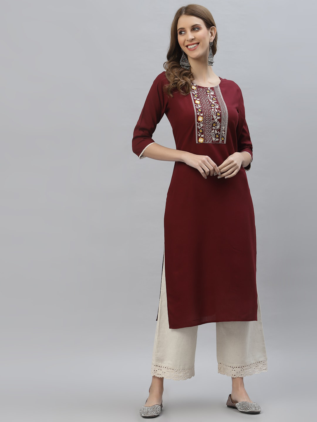 

Stylum Women Maroon & White Floral Embroidered Thread Work Kurta