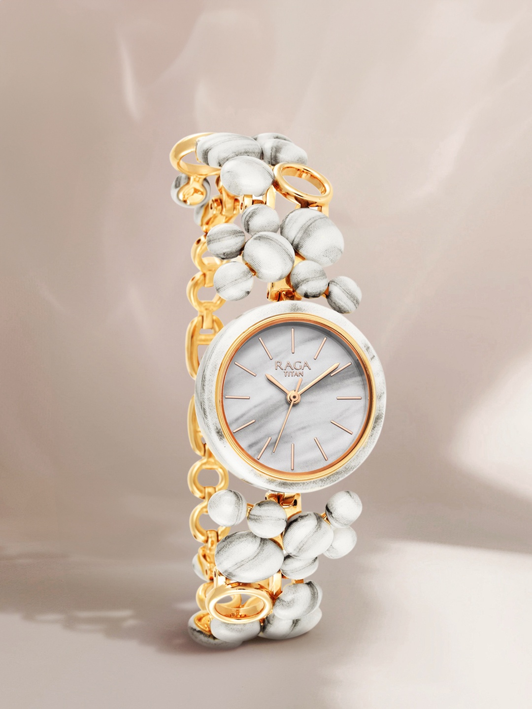 

Titan Women White Brass Dial & Ceramic Bracelet Style Straps Analogue Watch 95148KD02