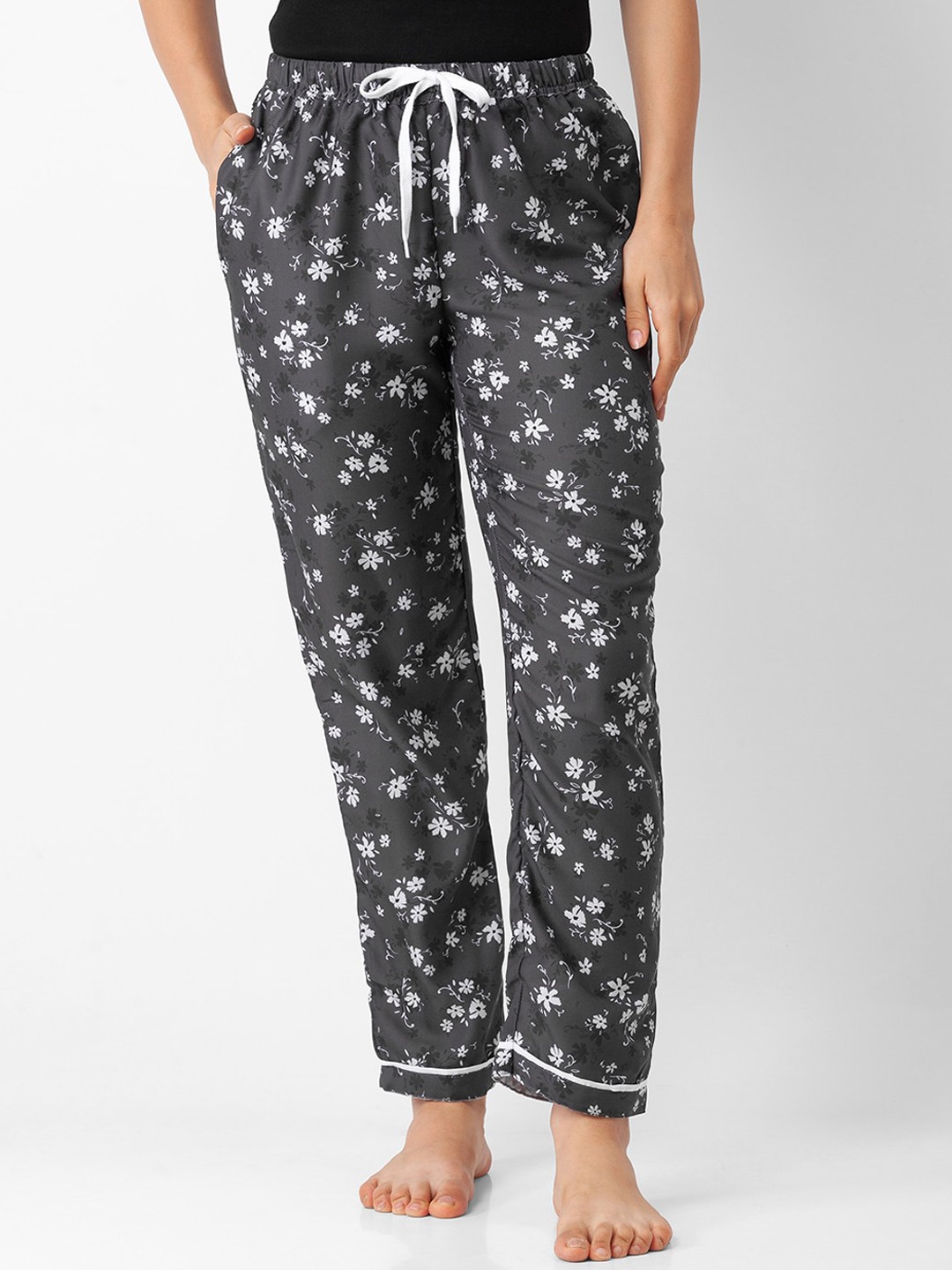 

FashionRack Women Grey & White Floral Print Lounge Pants