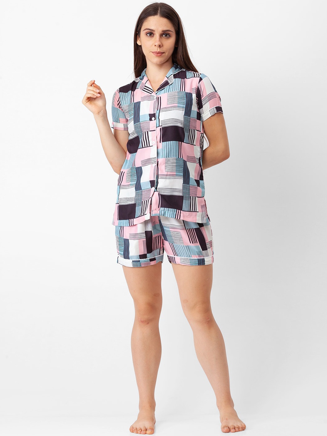

FashionRack Women Pink & Black Checked Night suit