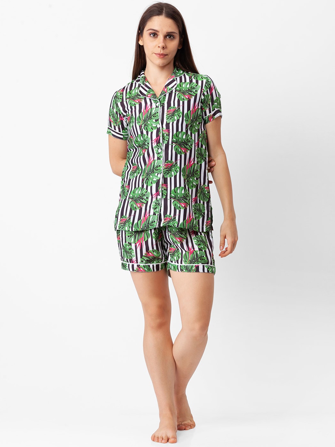 

FashionRack Women Black & White Printed Night suit