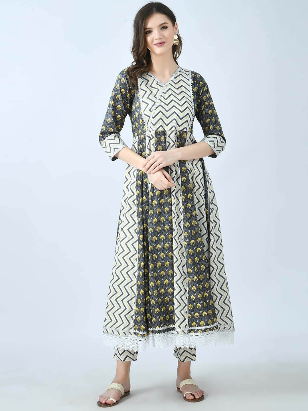 

MAFE Women Multicoloured Printed Empire Pure Cotton Kurta with Trousers, Multi