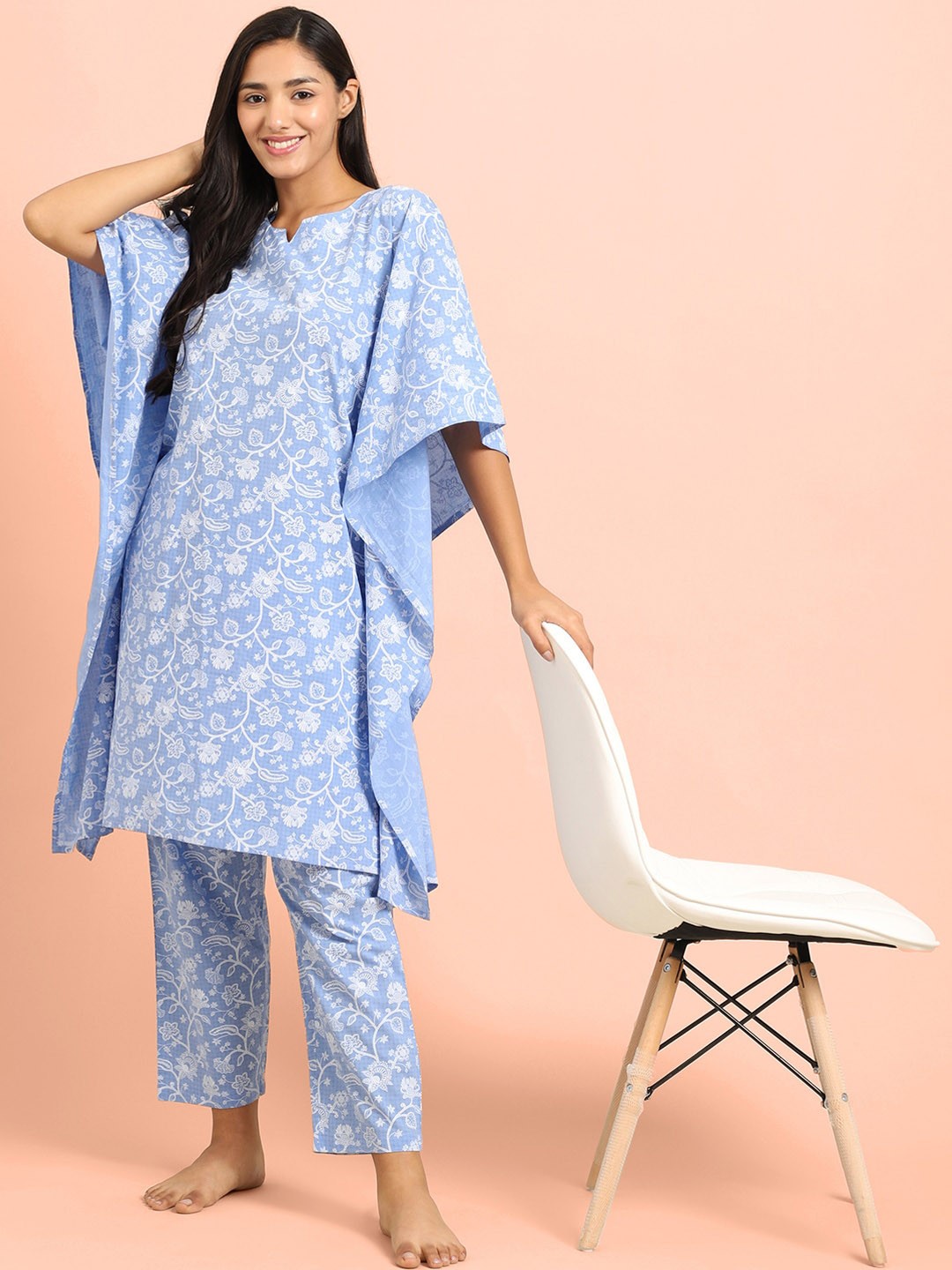 

Katn India Women Blue & White Printed Night suit