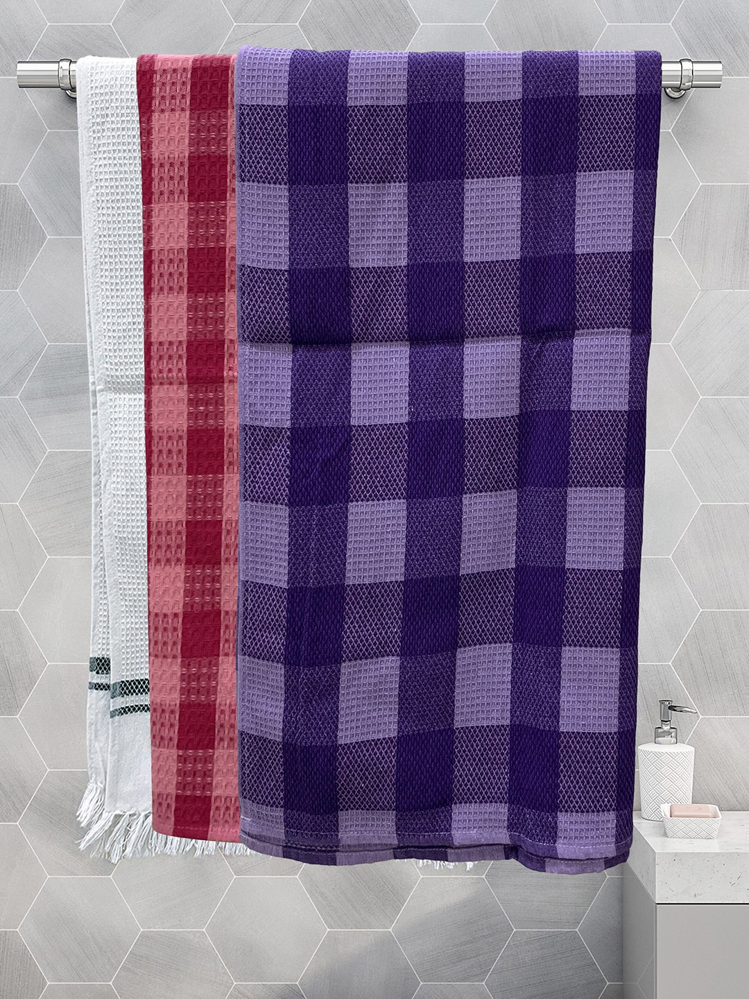 

Athom Trendz Pack Of 3 Pure Cotton 210 GSM Bath Towel, White