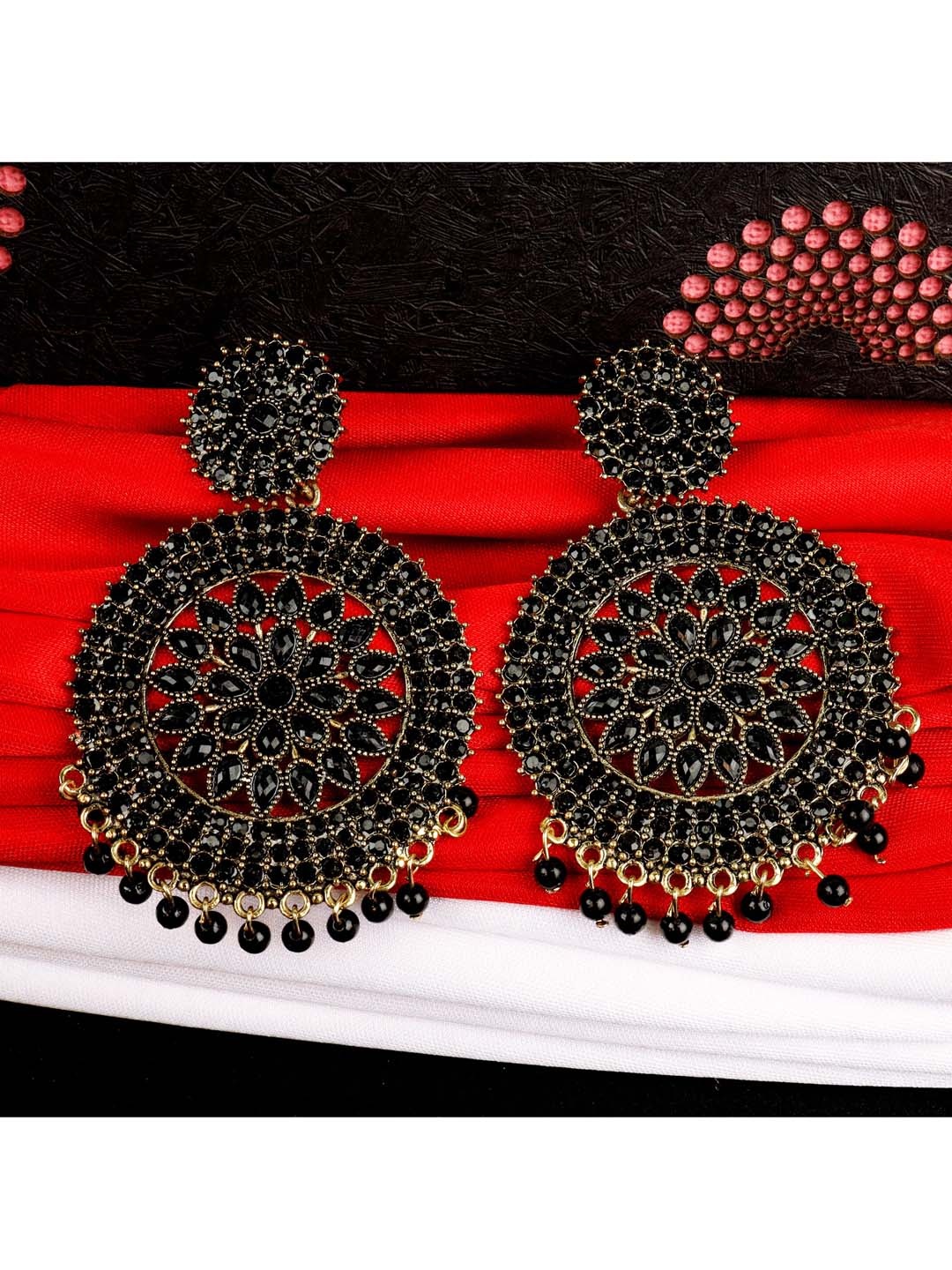 

Fashion Frill Black Contemporary Drop Earrings